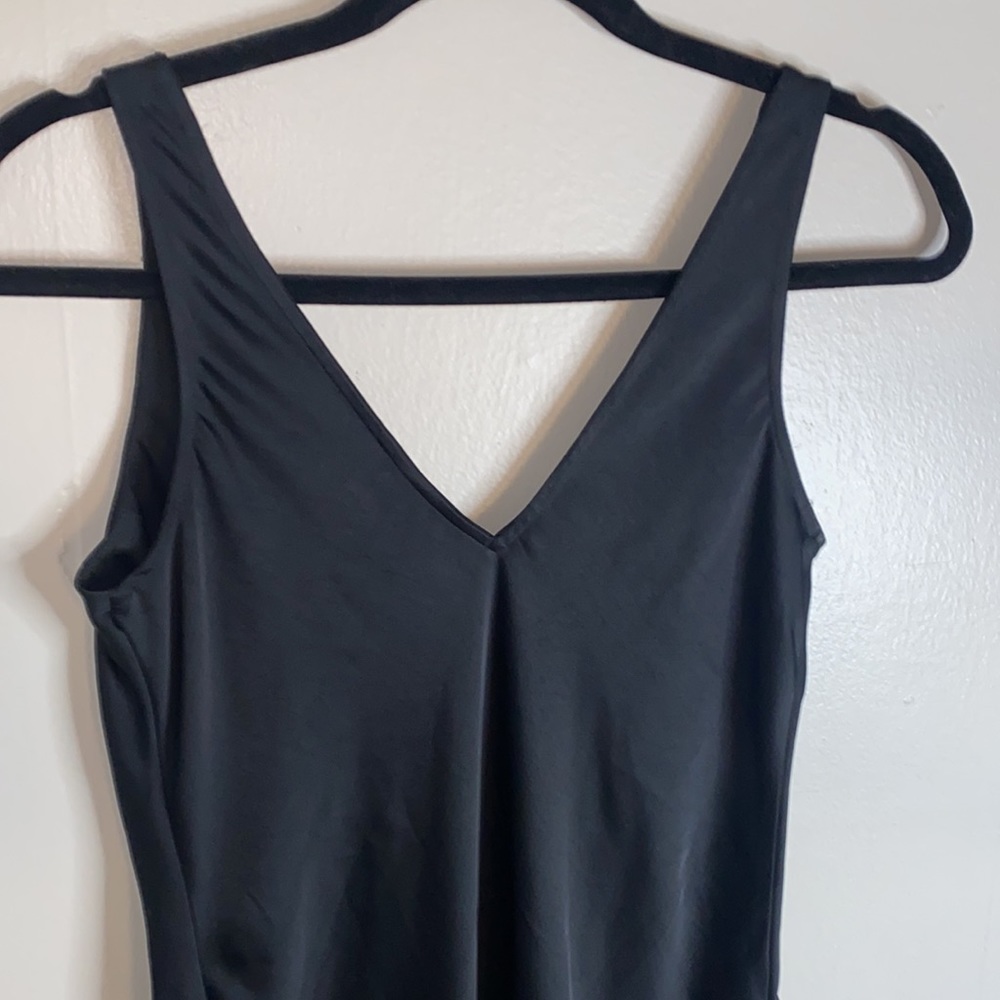 🎈NWT Beautiful Black V-Neck slip dress with slit up the side! - Picture 12 of 12